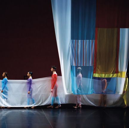 TRISHA BROWN DANCE COMPANY
